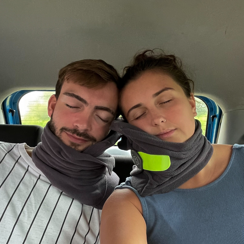 TRAVEL PILLOW